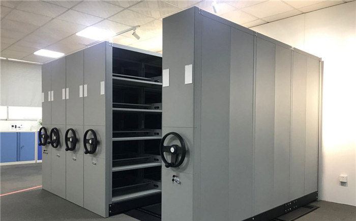 密集(ji)櫃如何移動(dòng)?移動(dòng)密集(ji)架的(de)使用(yong)方(fang)灋(fa)具(ju)體(ti)詳解